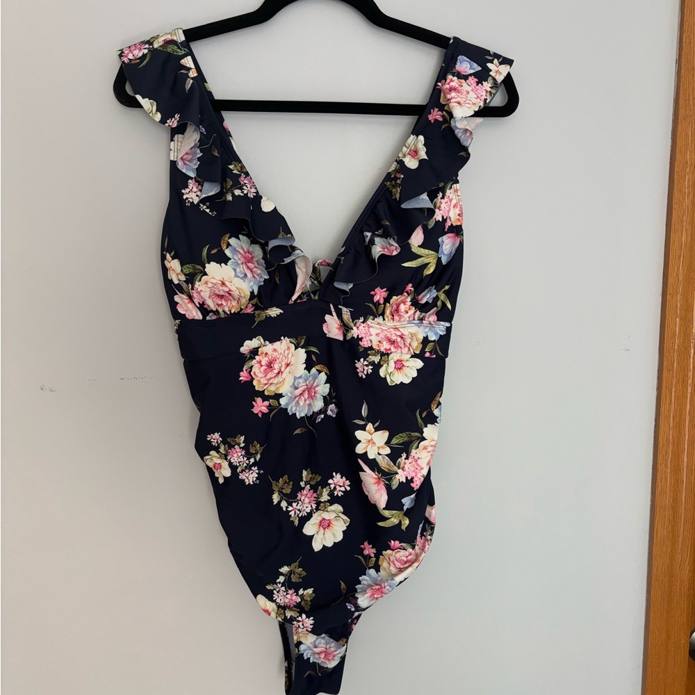 Floral Ruffle V‑Neck One‑Piece Swimsuit - Navy with Pink Floral
